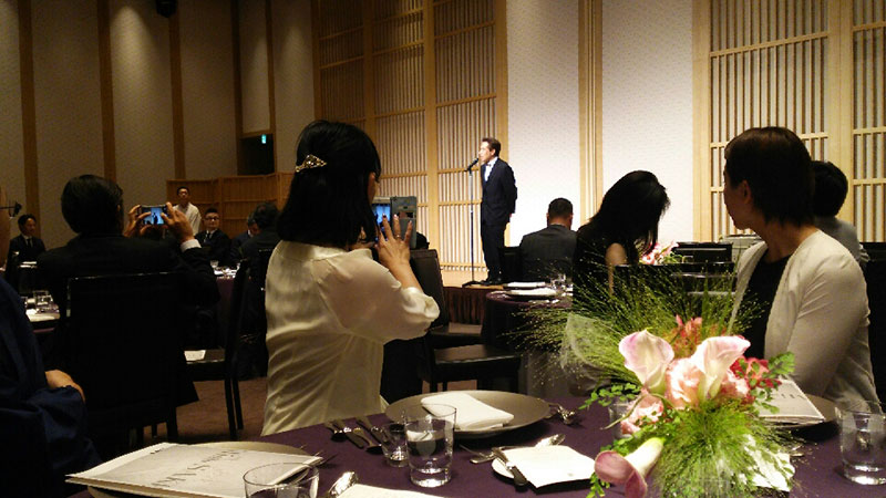 開会宣言の伊藤社長