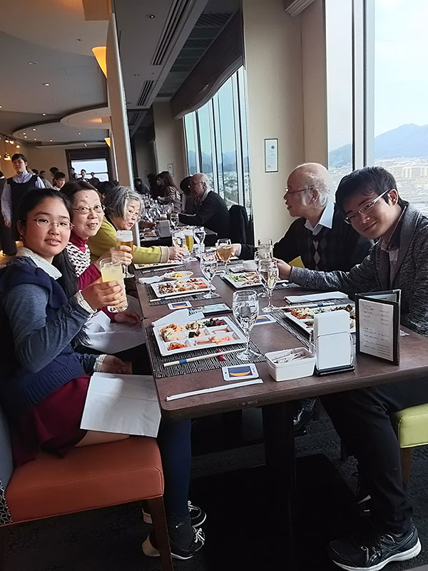 孫たちと楽しい食事会