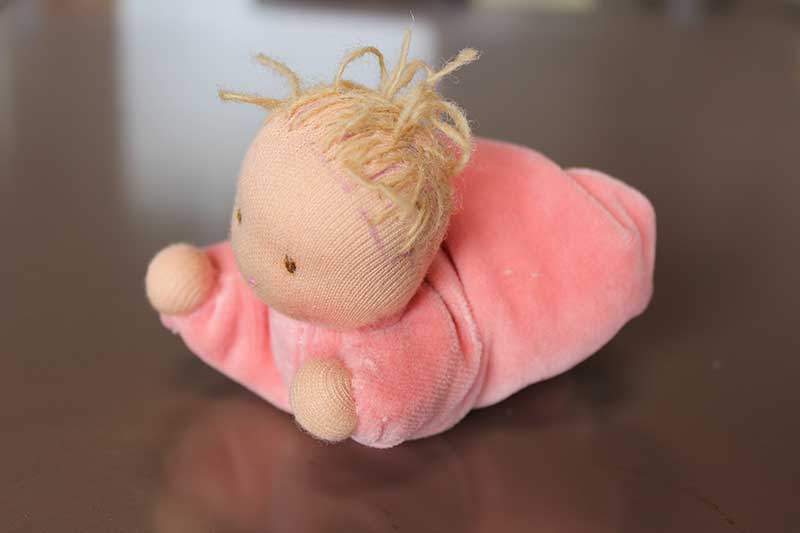 制作されたハイハイ人形