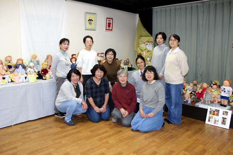 設置完了/応援にかけつけた仲間の皆さんとー